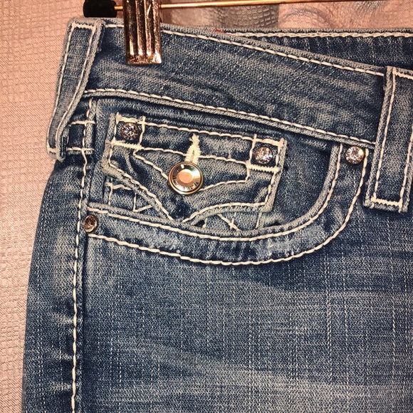 Bermuda True Religion shorts - Picture 2 of 7